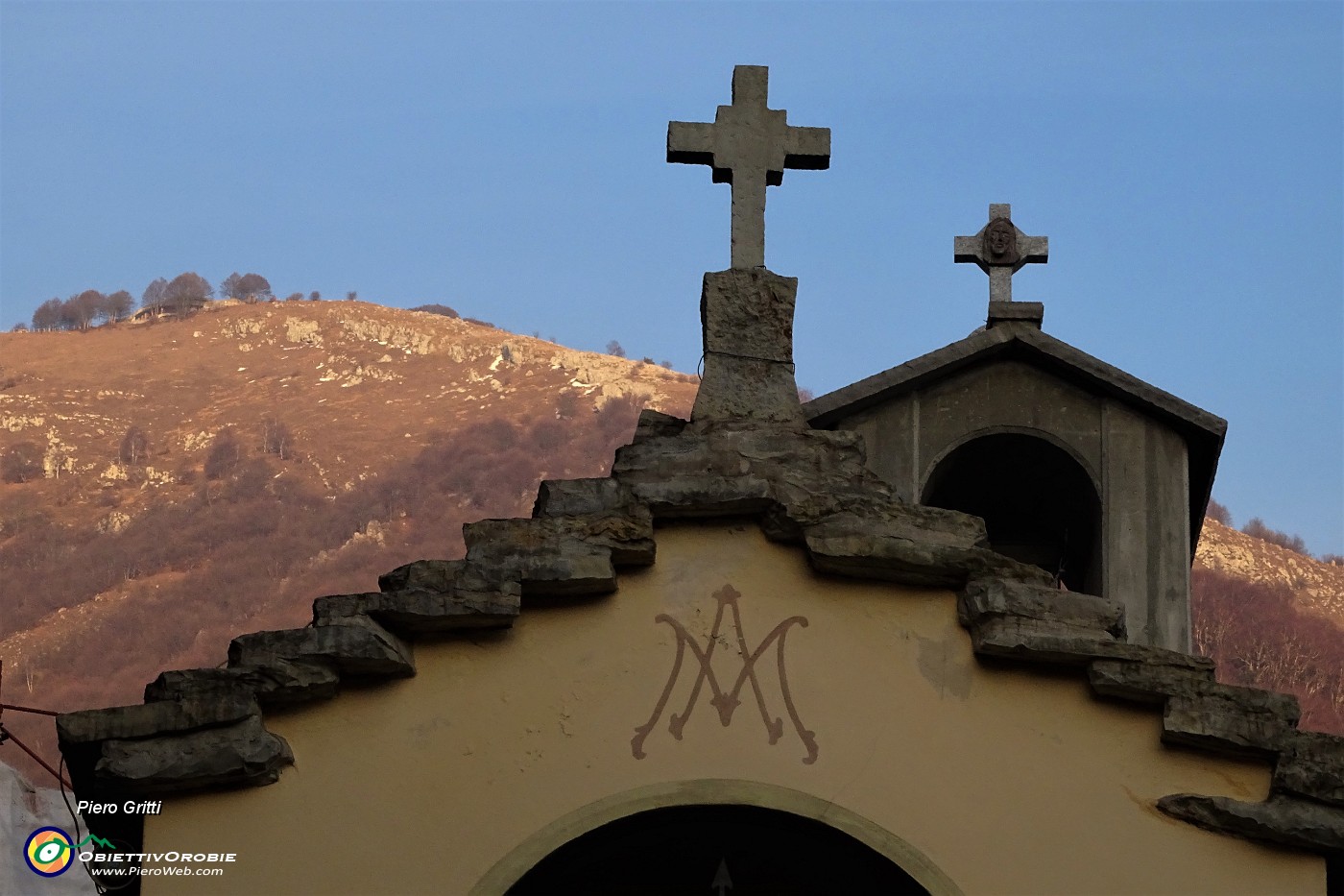 90 Croci della  Cappelletta con vista in Monte Tesoro.JPG